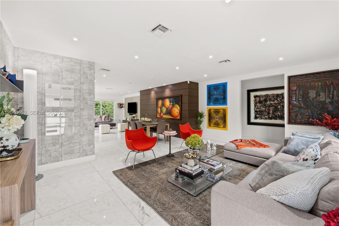 En Venta: $1,420,000 (3 camas, 2 baños, 2024 Pies cuadrados)