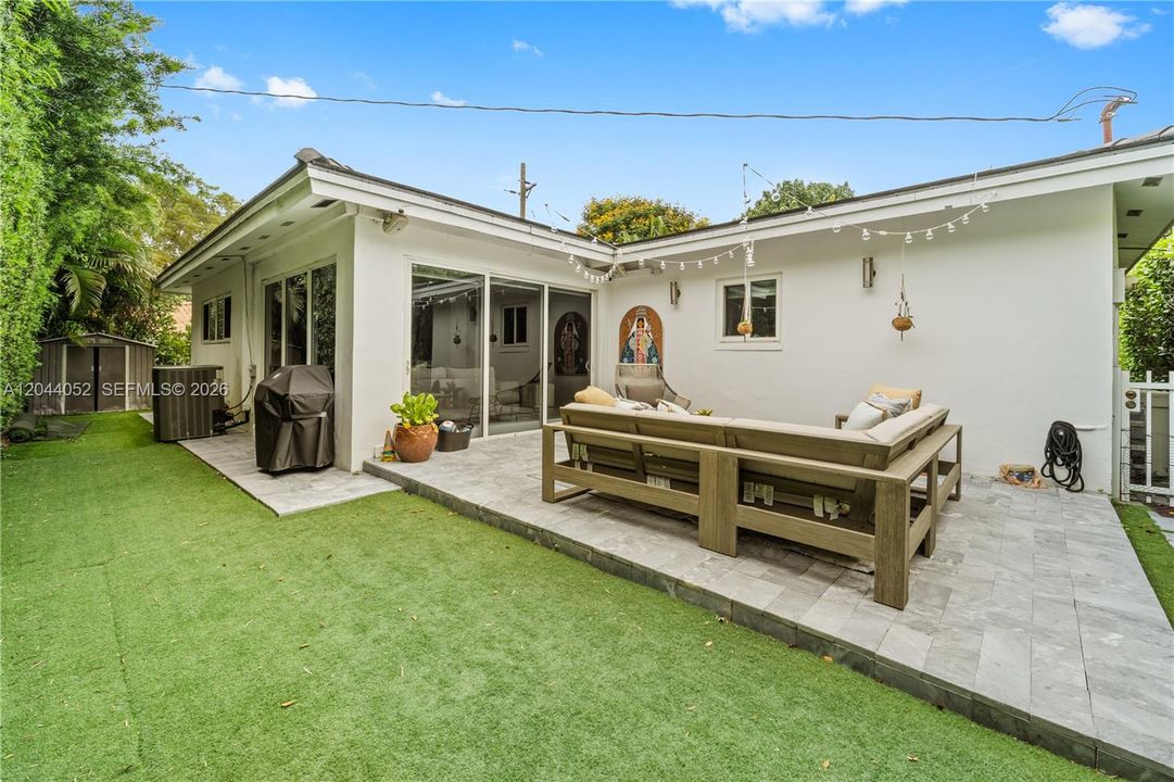 En Venta: $1,420,000 (3 camas, 2 baños, 2024 Pies cuadrados)