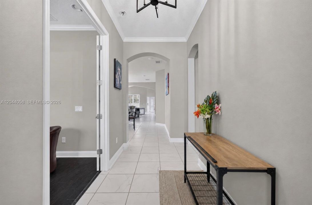 En Venta: $646,000 (3 camas, 2 baños, 0 Pies cuadrados)