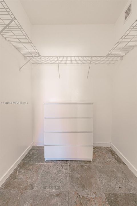 For Rent: $3,000 (1 beds, 1 baths, 846 Square Feet)