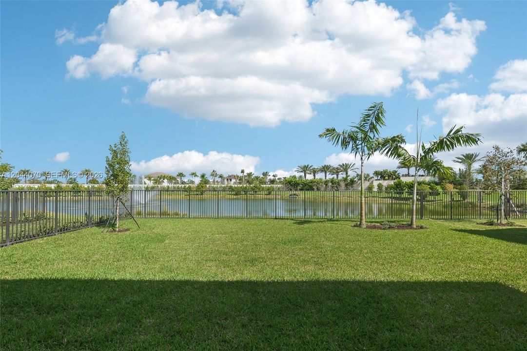 Active With Contract: $7,750 (5 beds, 5 baths, 3987 Square Feet)