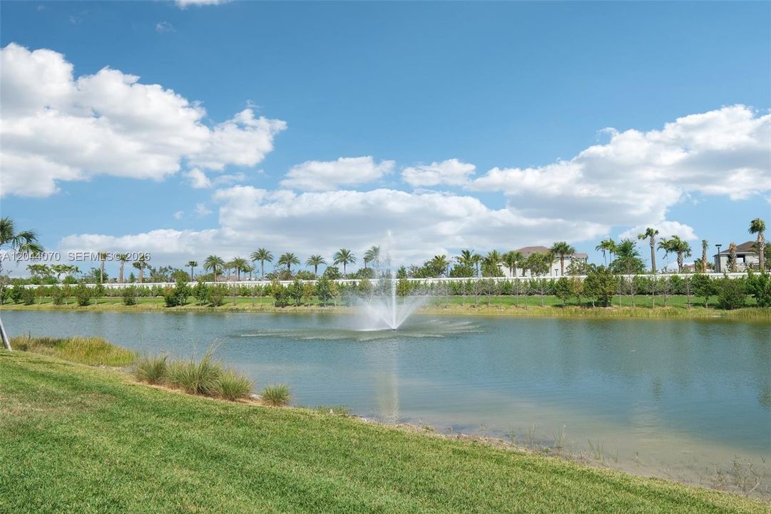Active With Contract: $7,750 (5 beds, 5 baths, 3987 Square Feet)