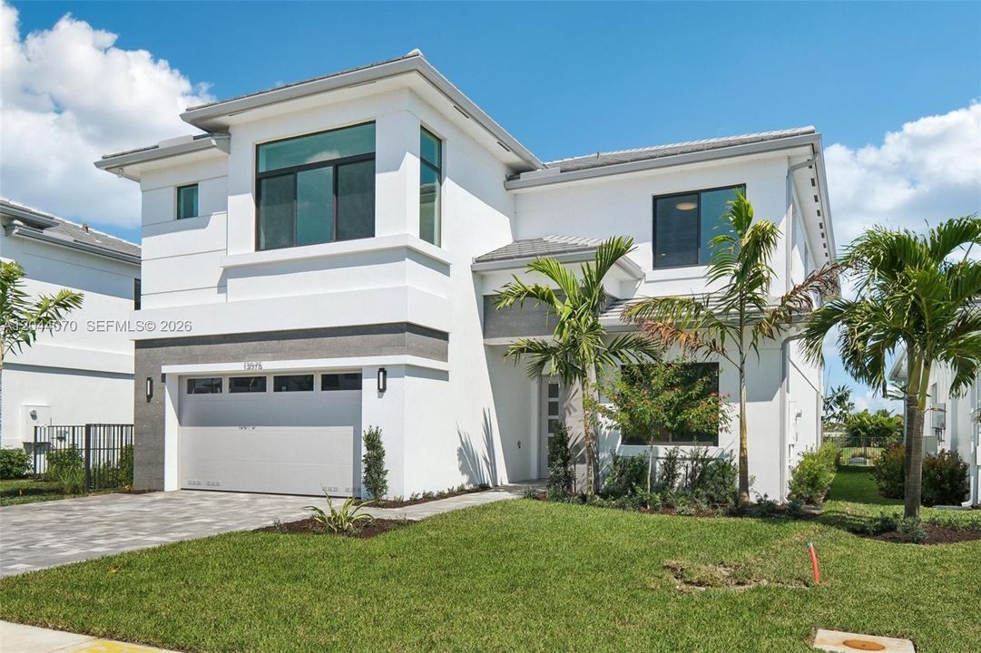 Active With Contract: $7,750 (5 beds, 5 baths, 3987 Square Feet)