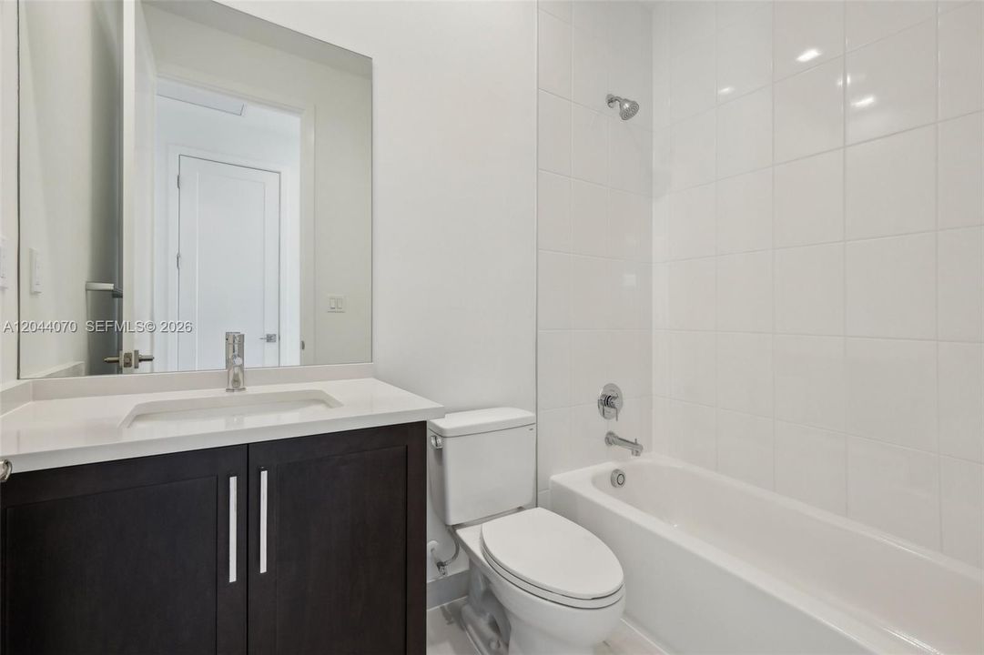 Active With Contract: $7,750 (5 beds, 5 baths, 3987 Square Feet)