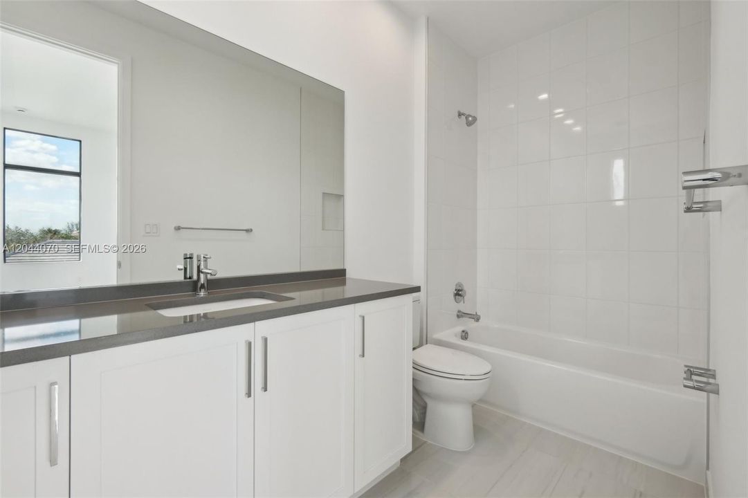 Active With Contract: $7,750 (5 beds, 5 baths, 3987 Square Feet)