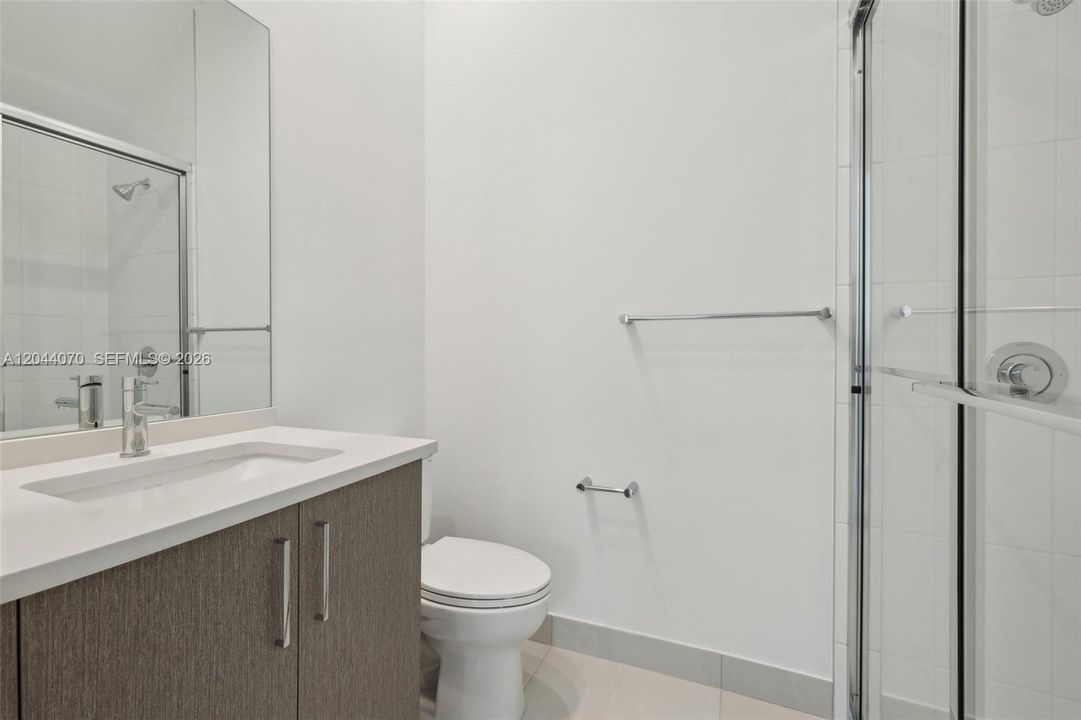Active With Contract: $7,750 (5 beds, 5 baths, 3987 Square Feet)