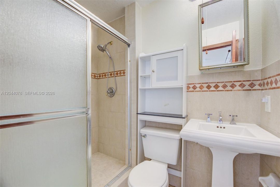 В аренду: $3,300 (3 спален, 2 ванн, 1428 Квадратных фут)