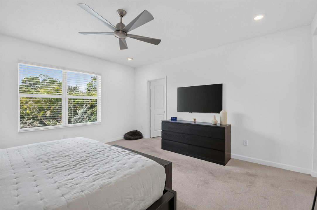 Primary suite