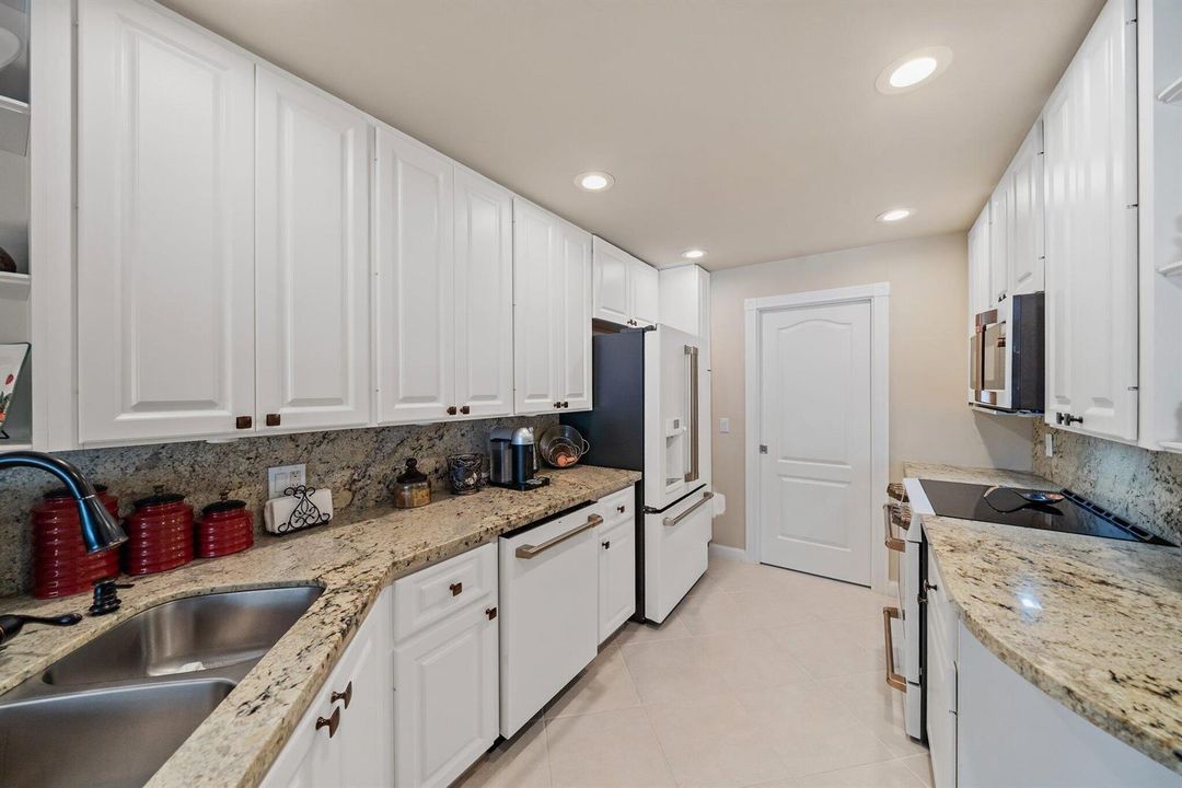 015-2117TigrisDr-WestPalmBeach-FL-SMALL