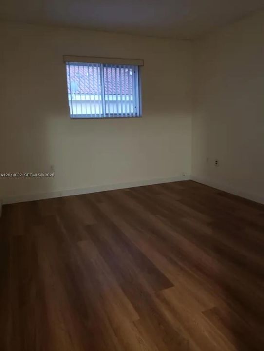 На продажу: $319,000 (2 спален, 1 ванн, 914 Квадратных фут)