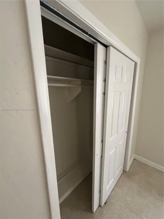 В аренду: $1,600 (2 спален, 1 ванн, 4344 Квадратных фут)