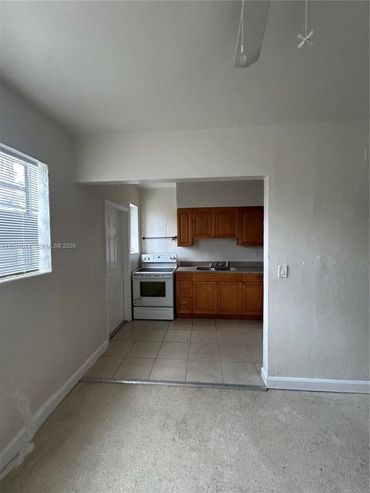 В аренду: $1,600 (2 спален, 1 ванн, 4344 Квадратных фут)