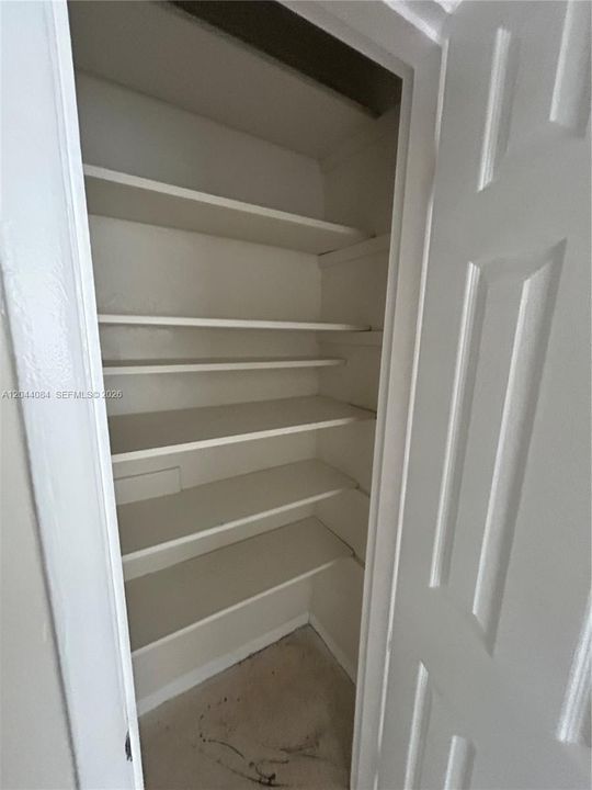 В аренду: $1,600 (2 спален, 1 ванн, 4344 Квадратных фут)
