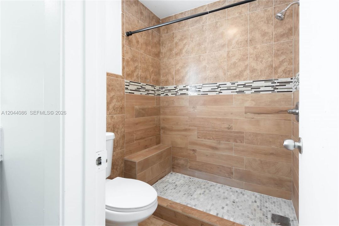 В аренду: $3,600 (3 спален, 2 ванн, 1449 Квадратных фут)