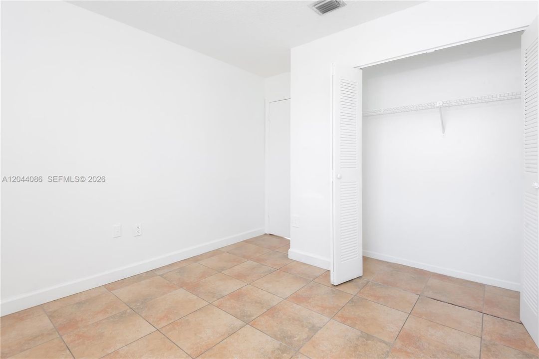 В аренду: $3,600 (3 спален, 2 ванн, 1449 Квадратных фут)