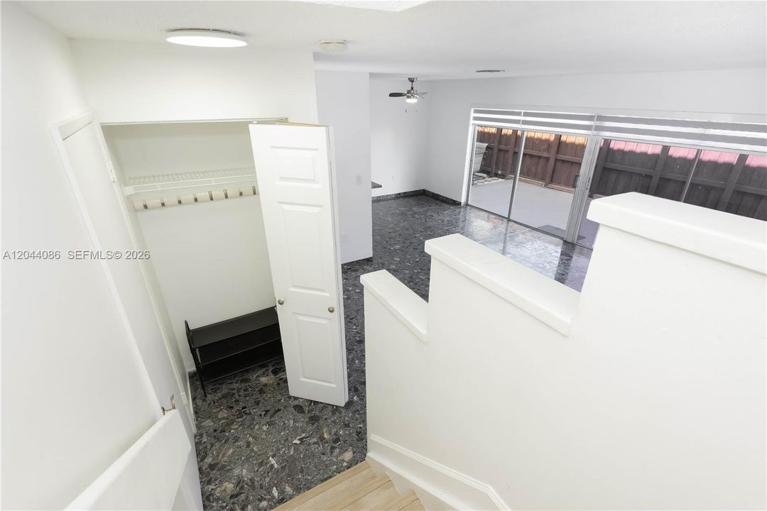 В аренду: $3,600 (3 спален, 2 ванн, 1449 Квадратных фут)