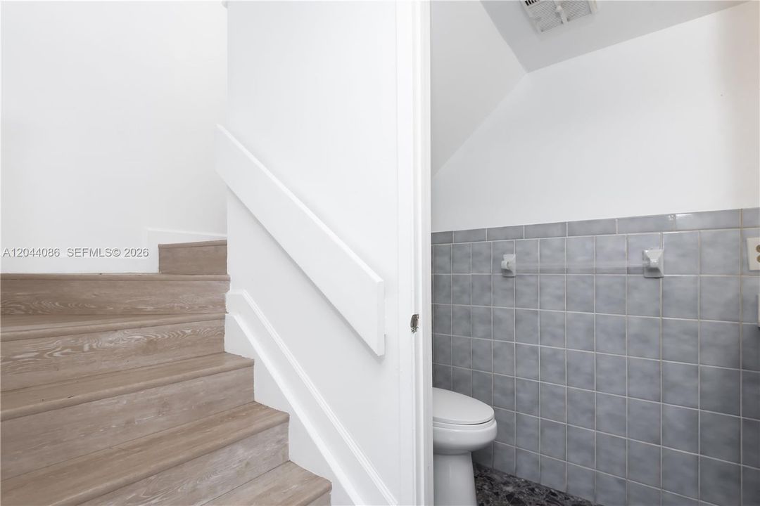В аренду: $3,600 (3 спален, 2 ванн, 1449 Квадратных фут)