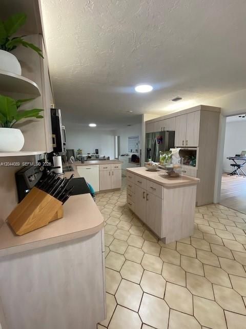 В аренду: $6,425 (4 спален, 3 ванн, 2037 Квадратных фут)