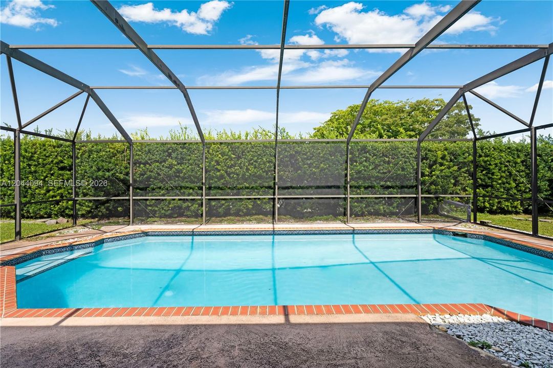 На продажу: $895,000 (3 спален, 2 ванн, 1705 Квадратных фут)