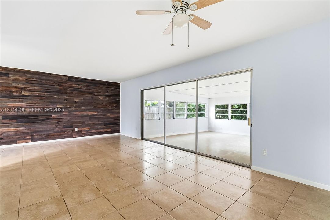 En Venta: $565,000 (2 camas, 2 baños, 1351 Pies cuadrados)