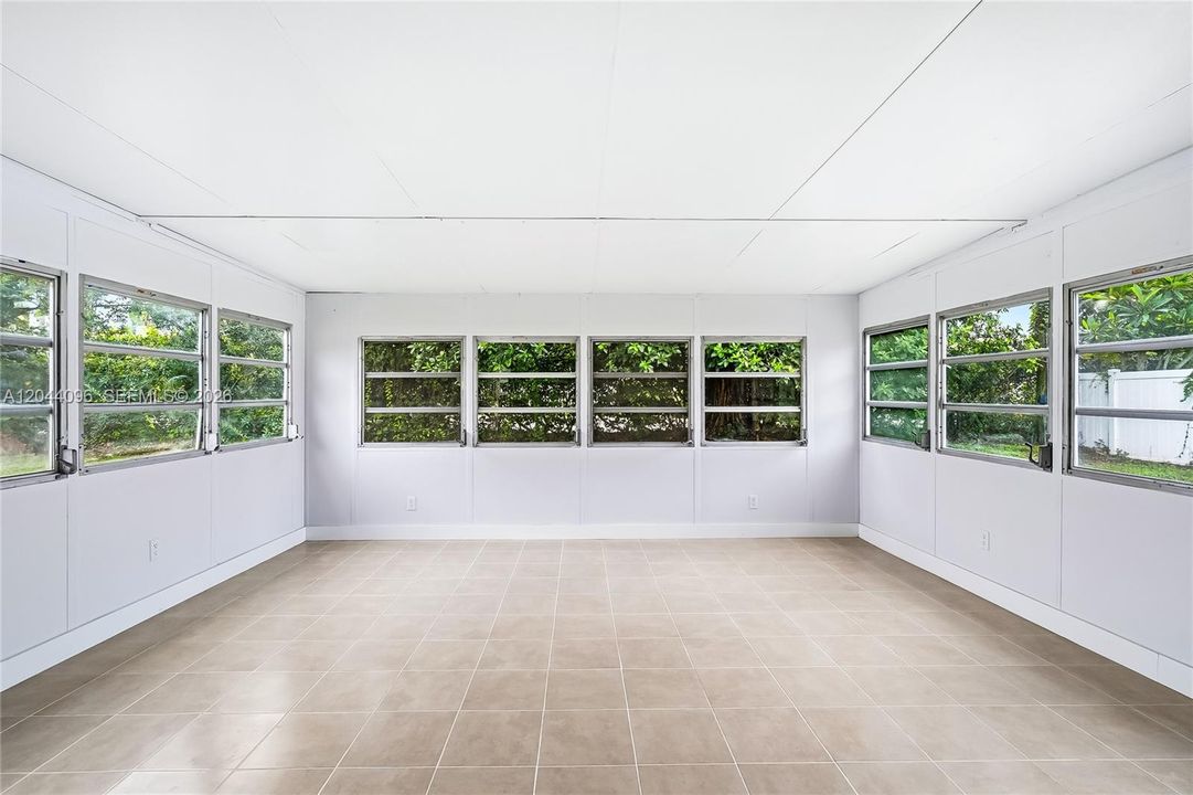 En Venta: $565,000 (2 camas, 2 baños, 1351 Pies cuadrados)