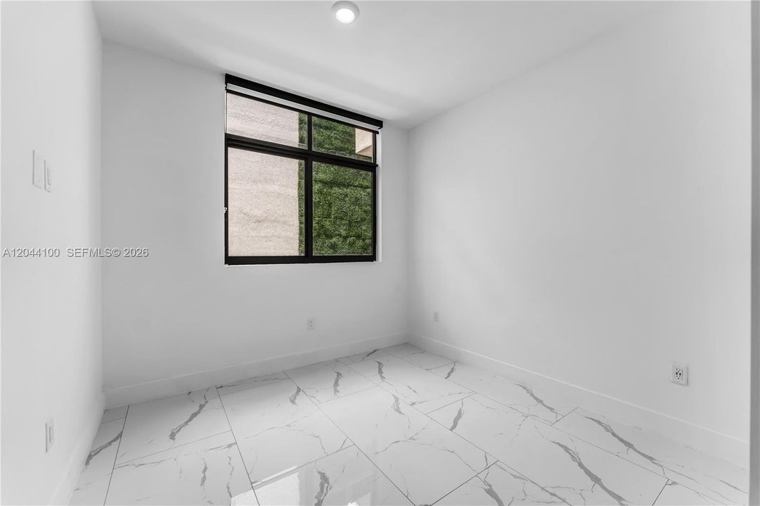 В аренду: $3,400 (3 спален, 3 ванн, 1128 Квадратных фут)