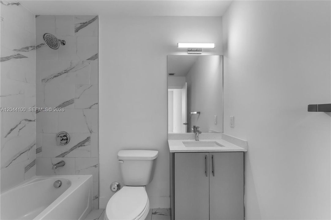 В аренду: $3,400 (3 спален, 3 ванн, 1128 Квадратных фут)