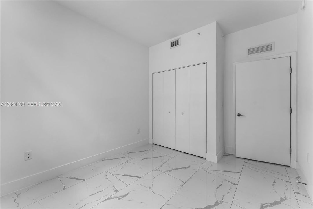 В аренду: $3,400 (3 спален, 3 ванн, 1128 Квадратных фут)