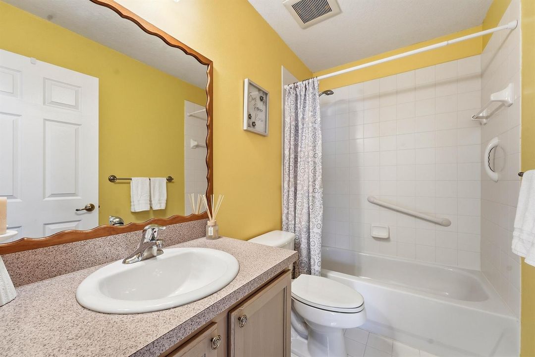 27 Guest Bath Upstairs