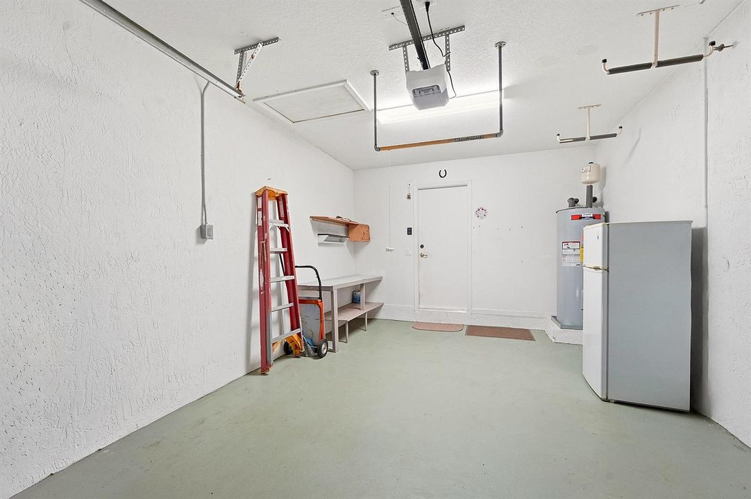 31 Garage 2jpg