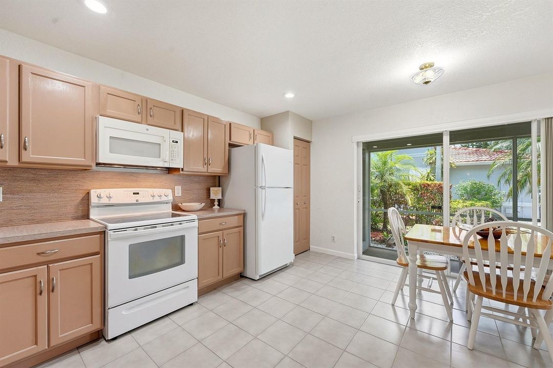 10Kitchen