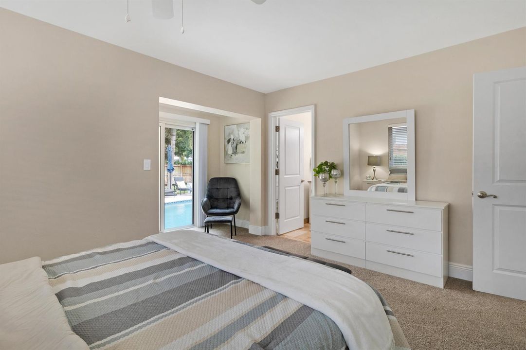 accutour_01 2070-ne-63rd-st -029