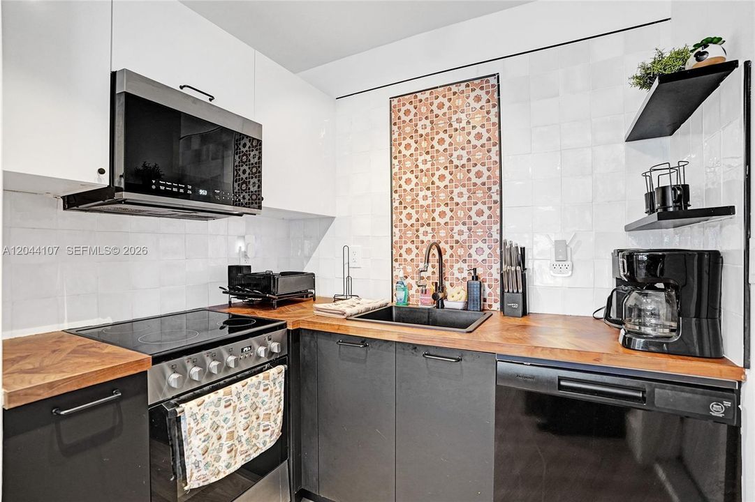 В аренду: $2,000 (1 спален, 1 ванн, 1333 Квадратных фут)