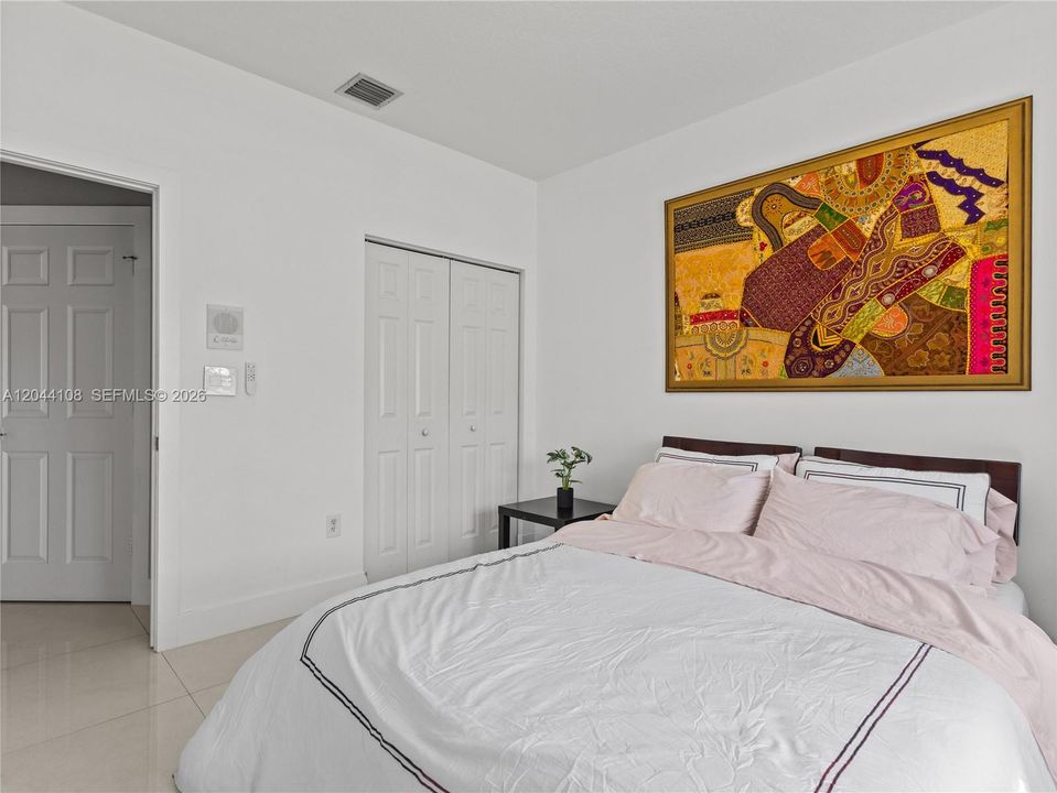 For Sale: $819,000 (3 beds, 3 baths, 2312 Square Feet)