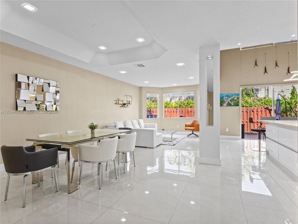 For Sale: $819,000 (3 beds, 3 baths, 2312 Square Feet)