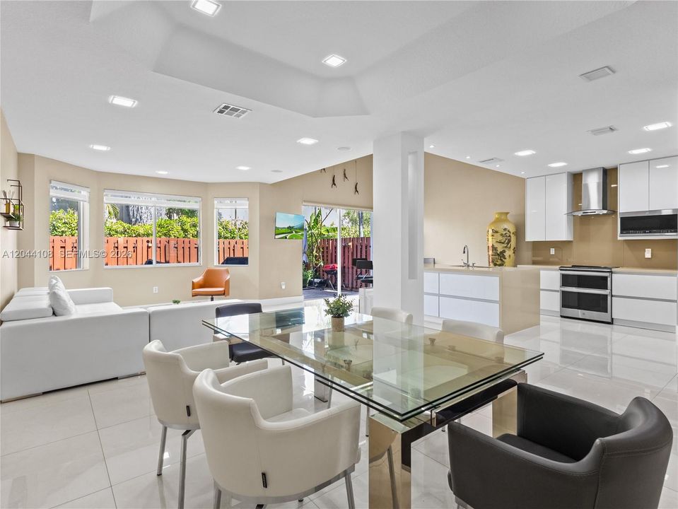 For Sale: $819,000 (3 beds, 3 baths, 2312 Square Feet)