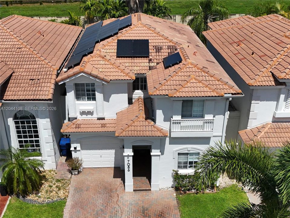 For Sale: $819,000 (3 beds, 3 baths, 2312 Square Feet)