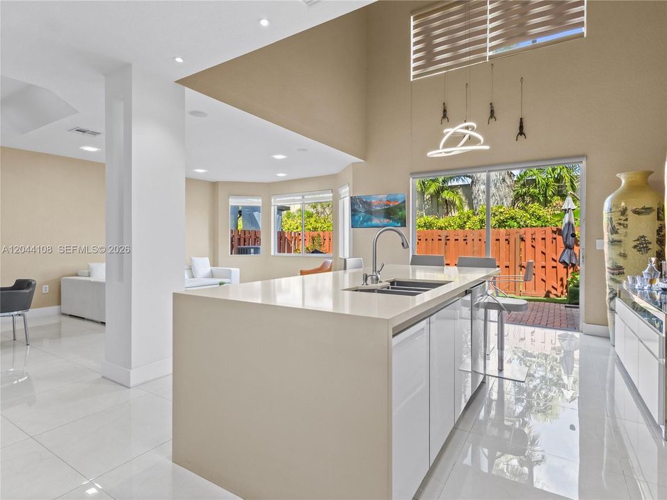 For Sale: $819,000 (3 beds, 3 baths, 2312 Square Feet)