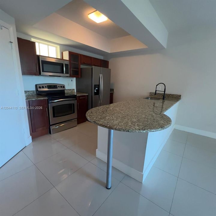 В аренду: $2,300 (1 спален, 1 ванн, 749 Квадратных фут)
