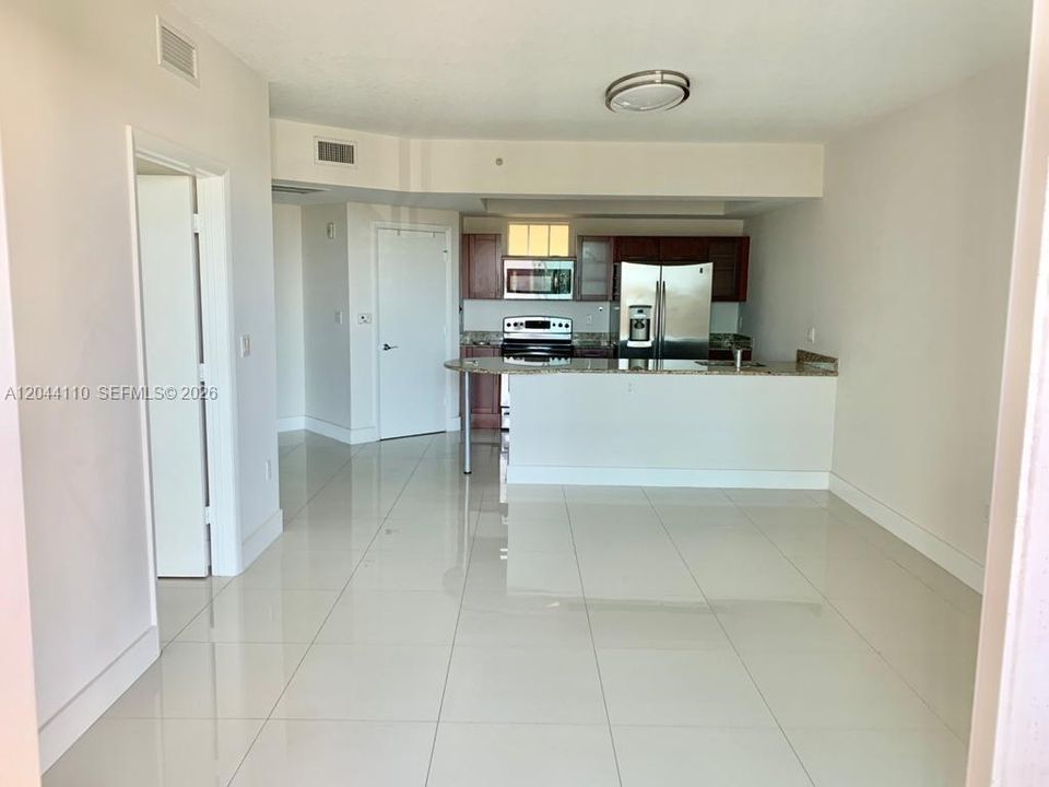 В аренду: $2,300 (1 спален, 1 ванн, 749 Квадратных фут)