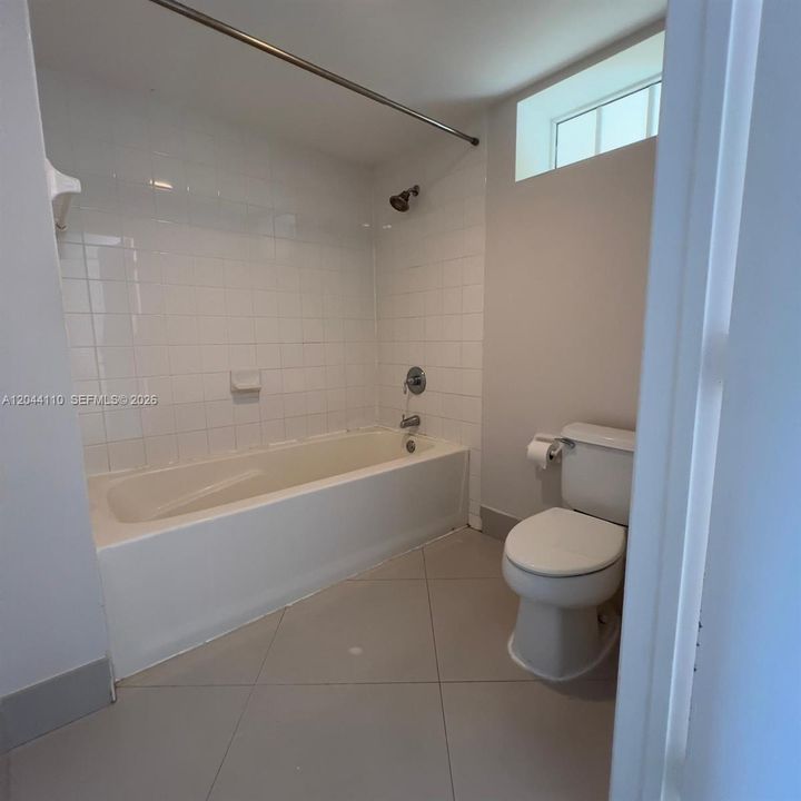 В аренду: $2,300 (1 спален, 1 ванн, 749 Квадратных фут)