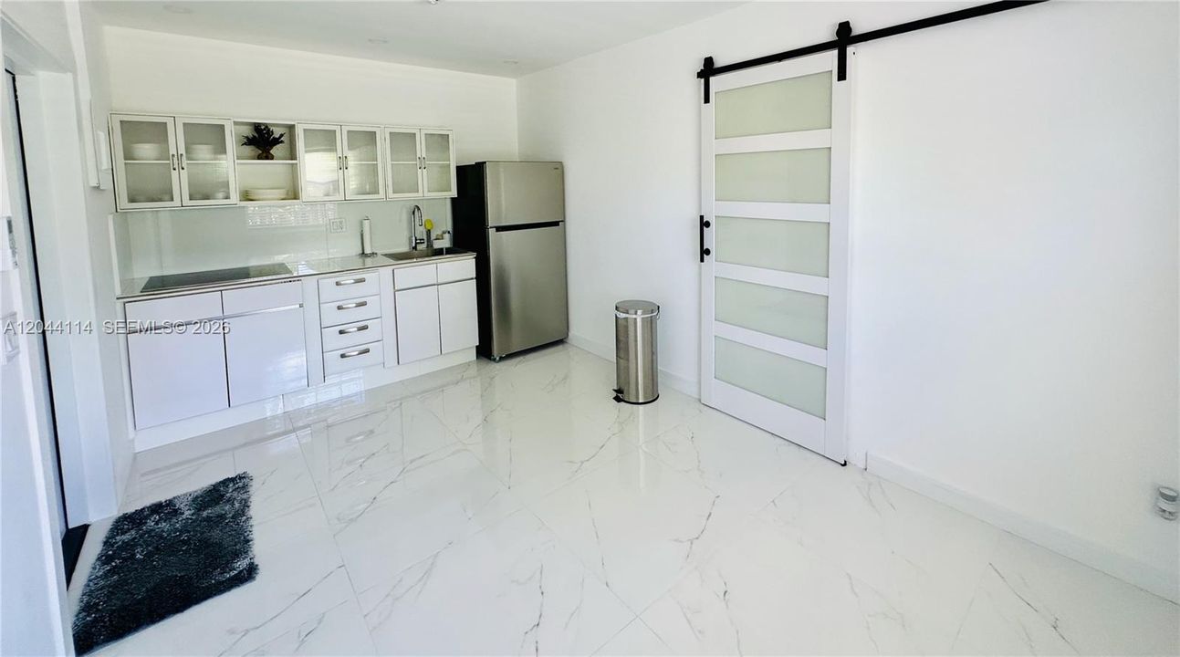В аренду: $1,500 (1 спален, 1 ванн, 0 Квадратных фут)