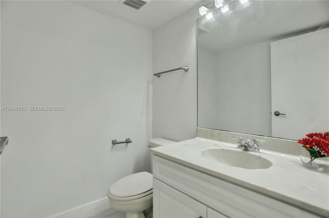 En Venta: $349,000 (1 camas, 1 baños, 860 Pies cuadrados)
