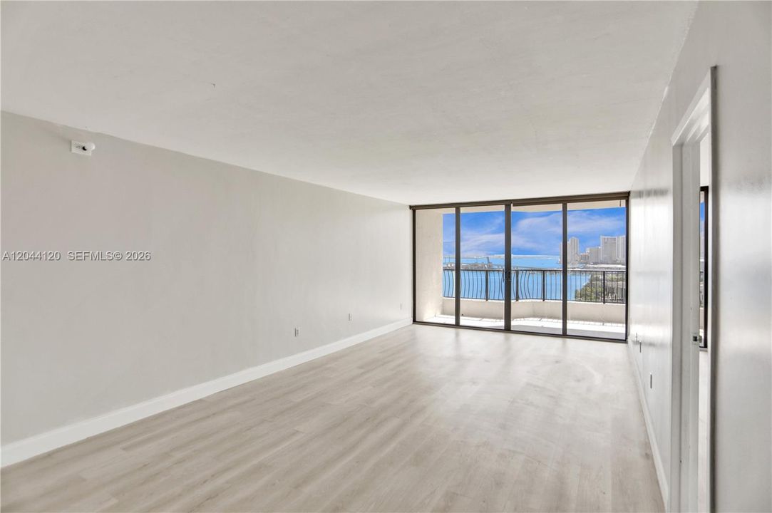 En Venta: $349,000 (1 camas, 1 baños, 860 Pies cuadrados)