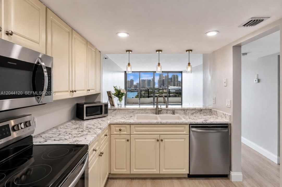 En Venta: $349,000 (1 camas, 1 baños, 860 Pies cuadrados)