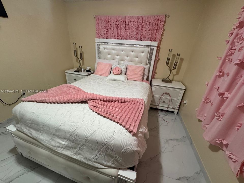 Под контрактом: $599,900 (4 спален, 4 ванн, 3121 Квадратных фут)