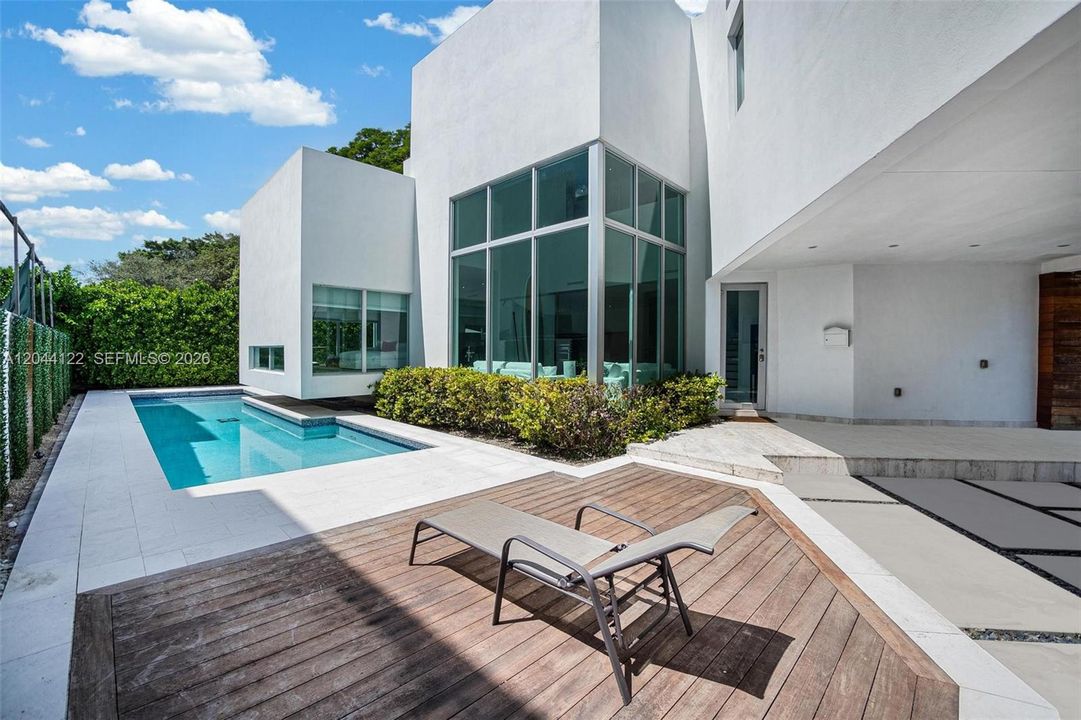 For Rent: $14,950 (3 beds, 3 baths, 3107 Square Feet)