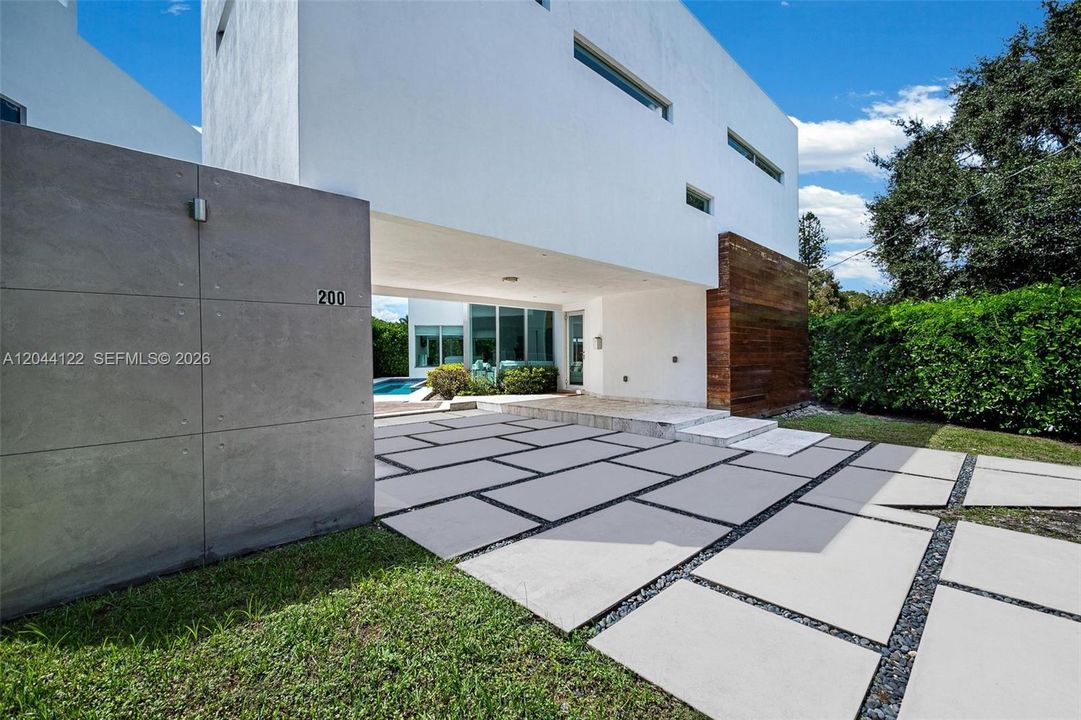 For Rent: $14,950 (3 beds, 3 baths, 3107 Square Feet)