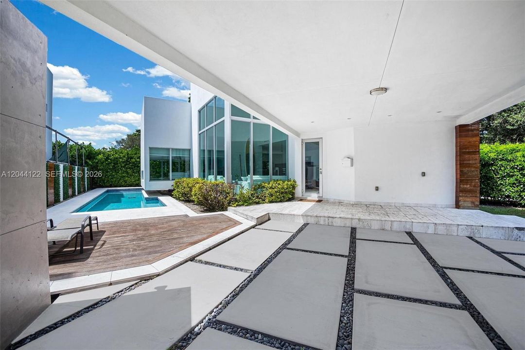 For Rent: $14,950 (3 beds, 3 baths, 3107 Square Feet)
