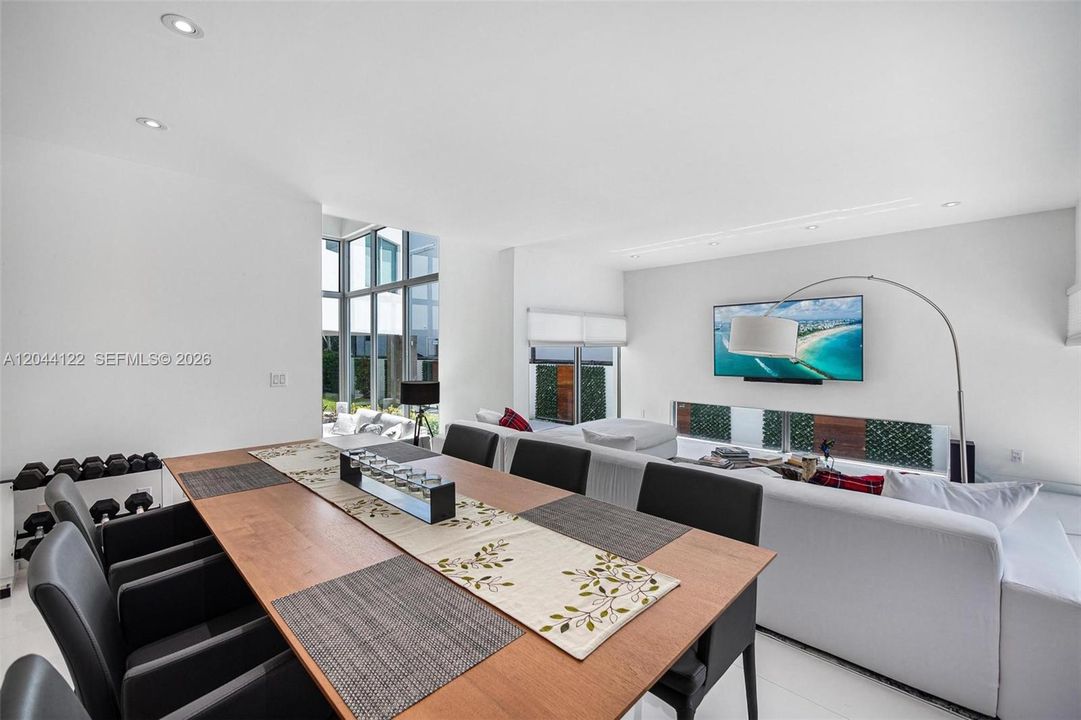 For Rent: $14,950 (3 beds, 3 baths, 3107 Square Feet)